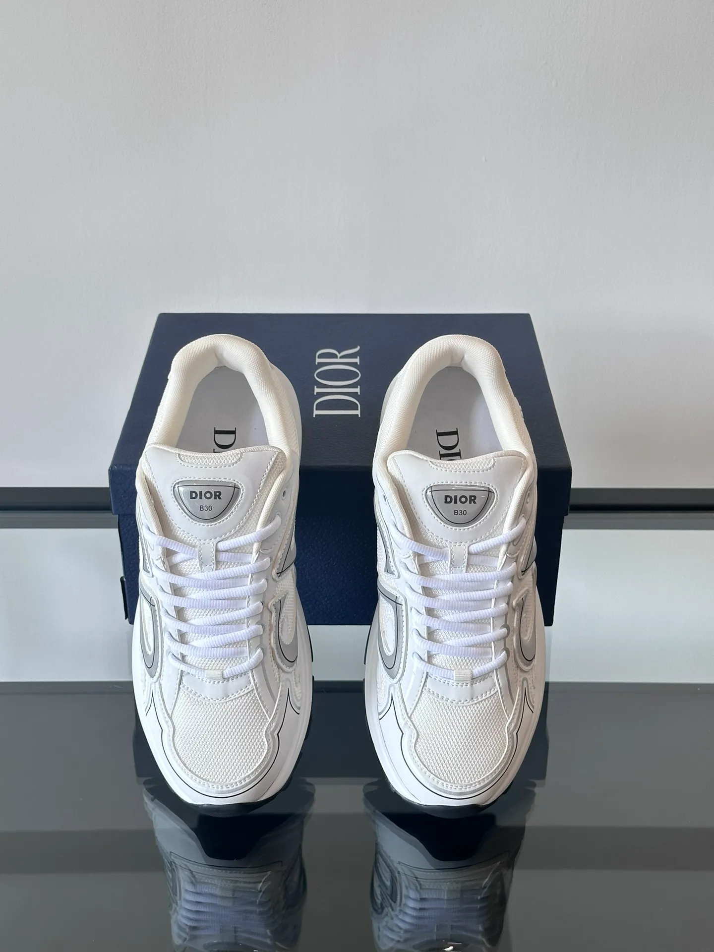 Men's Men's Shoes 💰p440 "Dio*" Dior B30 series sports shoes, multi-color mesh fabric and multi-color technical fabrics, this season's new B30 low-top sports shoes are one of the flagship styles of the series. Crafted from multicolor mesh and technical fabrics, it's finished with a reflective "CD30" graphic and silver-toned "DIOR B30" and "CD30" logos on the heel and tongue. An extra-light, sculpted rubber sole with signature accents adds style, while internal stretch details create ideal comfort. It can be matched with various casual styles to show a fashionable and modern sports style. Size: 38-44 (45-46 customized)